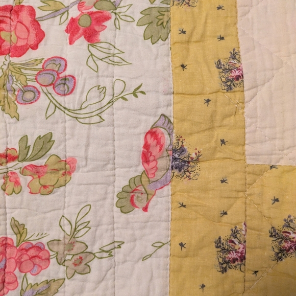 Brunelli Floral Patchwork Quilt - Picture 2 of 7